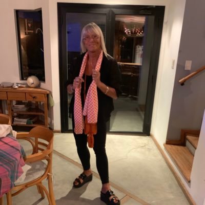 Selvaticamujer's profile picture. Abu de🤴🏼y👸-Lic.Direc Organizac. y Psicóloga. Vehemente. Platense y Pincha hasta la médula. @selvaticamujer.bsky.social