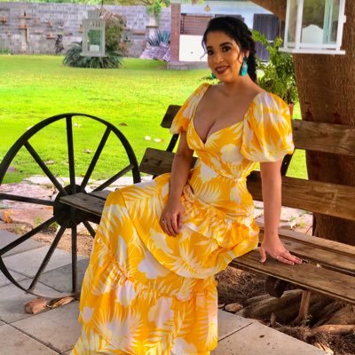 HelenaDelOrbe's profile picture. -Doctora en Medicina • Cosmiatra• . -Si ser distinta es un crimen, yo misma me colocaré las cadenas -Experience. Learn. Grow.♣. •-♥CocaCola♥ I💗SALSA