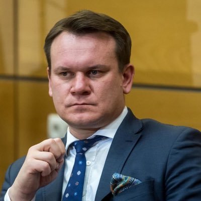 JustineJudith11's profile picture. “behind”