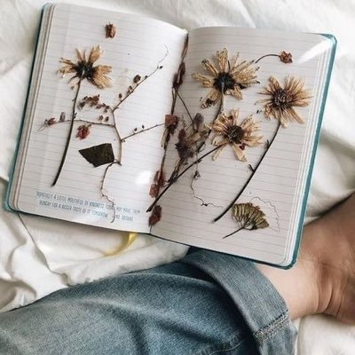 thoughtics's profile picture. random thoughts, lyrics, and quotes.