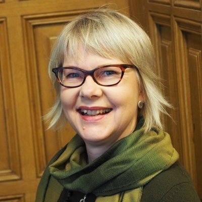 Neuvotteleva virkahenkilö, kielipalveluiden tukiyksikön päällikkö, valtioneuvoston kanslia. Selkeä viestintä, konekääntäminen, terminologia. Palstaviljely.