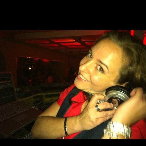 DJaneAnaSDeluxe's profile picture. click and share: https://t.co/f1DCT3yg8T