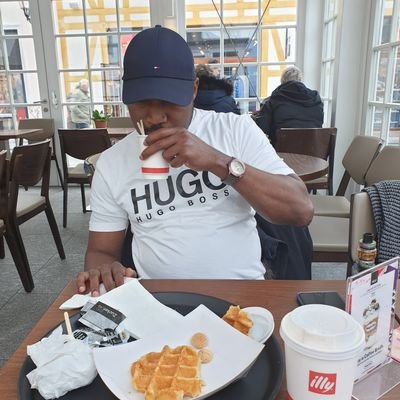 djitoure's profile picture. Je suis juste et direct