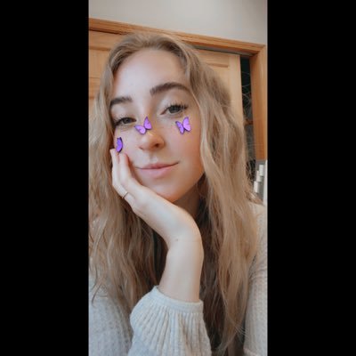 Jennnndavidson's profile picture. Probably tweeting about music or tv shows