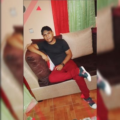 julio_markis's profile picture. In life we have to be very determined and daring