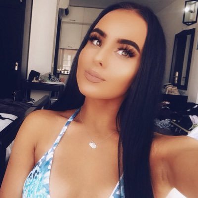 livs_maxey's profile picture. 
