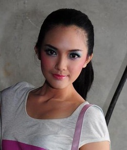 ladyadelina's profile picture. 