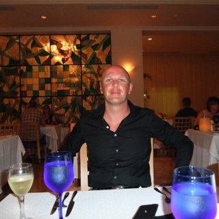 erudite27's profile picture. A customer service director. Bibliophile and Philosopher.