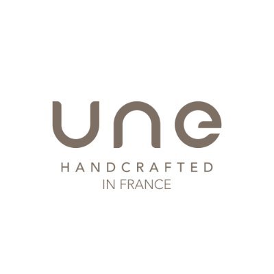 Maroquinerie raffinée et épurée, design et fabrication artisanale française. instagram@une_leather