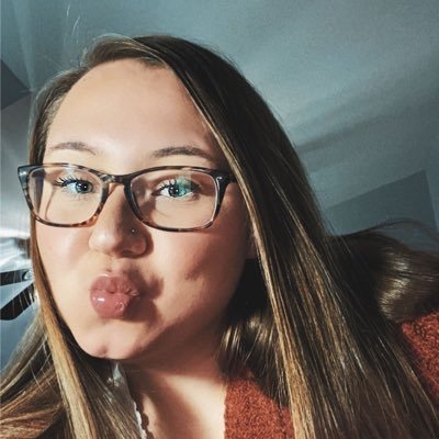 laurelvida12's profile picture. 