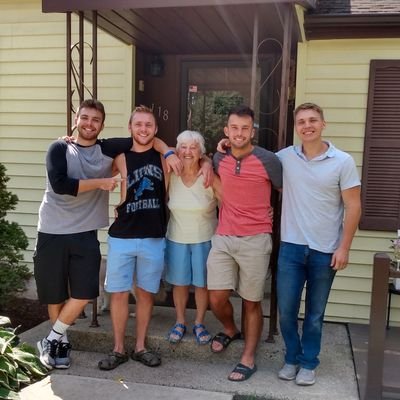 loganskins12's profile picture. Life is so Good