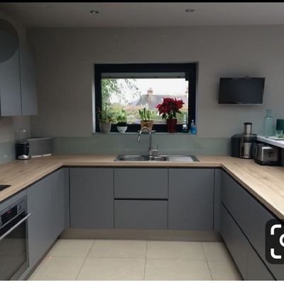 zote13's profile picture. 好用的VPN加速器
点下方链接获取