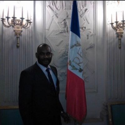 KinataKopi's profile picture. FIDÈLE AMI DU PRÉSIDENT NICOLAS SARKOZY .MEMBRE COFONDATEUR DU PARTI LES RÉPUBLICAINS . ADMINISTRATEUR GÉRANT DE LA SOCIÉTÉ INTERNATIONALE DE VENTE . (S.I.V )