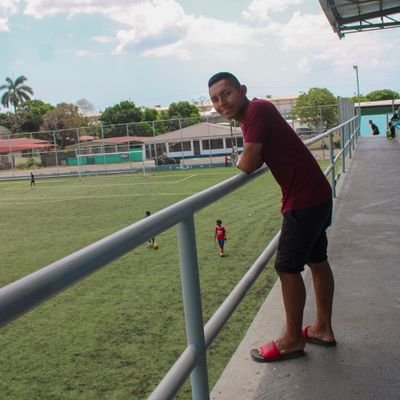 Sin Dios no soy Nada 
Estudiante de Periodismo 🥇
Amante al deporte ⚾️
