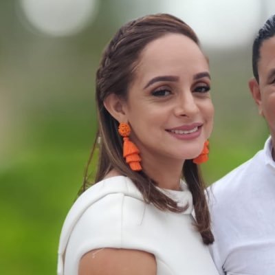 Esposa y madre. Creyente. Dominicanísima 🇩🇴. ☕️ 🎼 💄