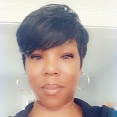 Married 23 yrs 🥰 Mom to 5 🤩 11 Grands 😍 Trucker/Owner Operator 🚛 NJGirl ✌🏾ArmyVet 🪖 Followed by @CoryBooker @glennkirschner2 @AliVelshi @donwinslow 🗳️💙