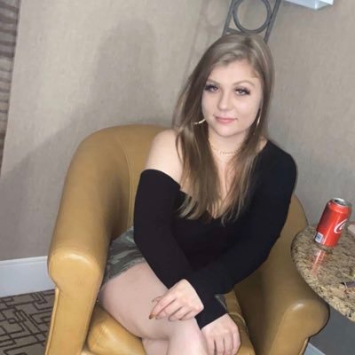 daaishlaniece's profile picture. pisces 🐠 | 21 | #BlackLivesMatter