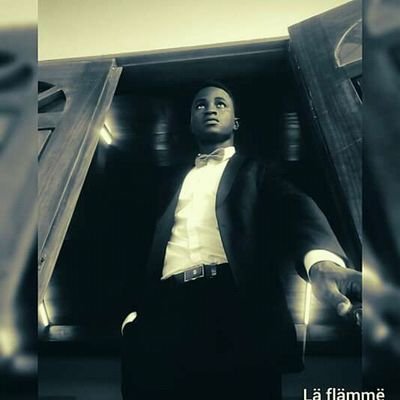 marcelroddy's profile picture. La rue m'a appris que grandir est obligatoire, mais vieillir est un choix.


                                                   RODDY