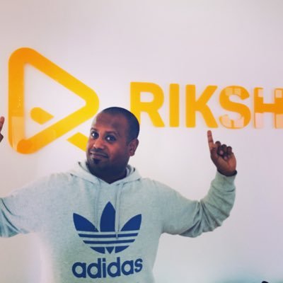 sanojabraham3's profile picture. Singen und singen lassen. Das ist meine Profession.