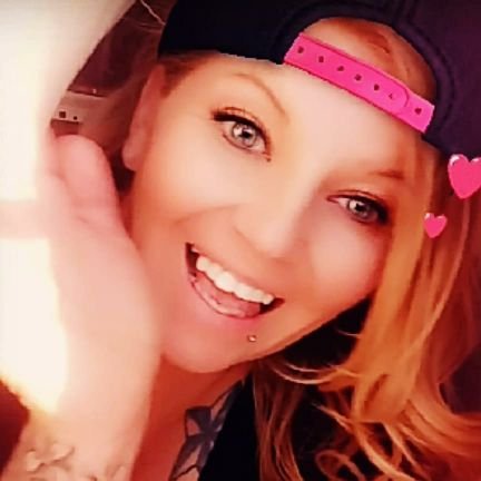 NicholeCrowle18's profile picture. 