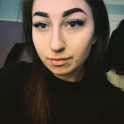 MonikaFronzak's profile picture. 19//