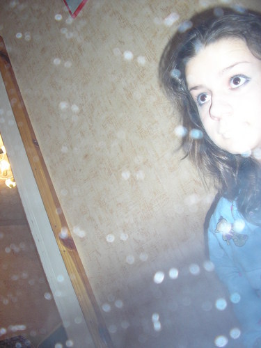 I draw,I take dancing lessons, I play a guitar)I Like to look interesting films to read fascinating books.