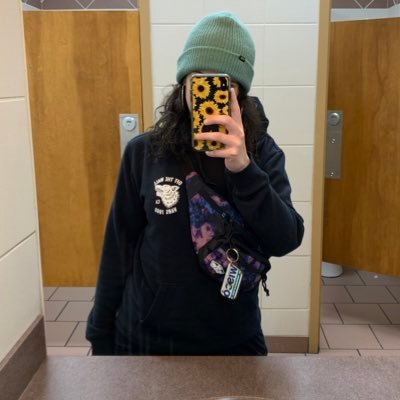 WhereIsV2Saints's profile picture. 