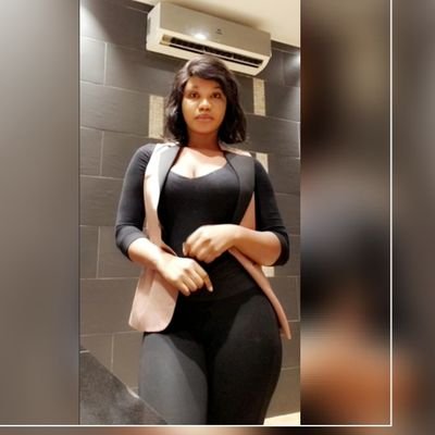 Marilou60974814's profile picture. simple