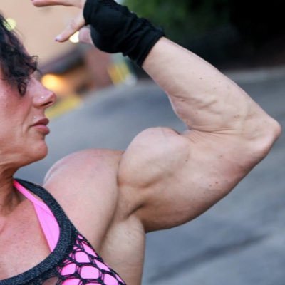 Very into HUGE Female Bodybuilders, the BIGGER THE BETTER!