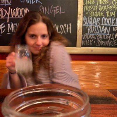 shelbyh16's profile picture. Too fly to be depressed.