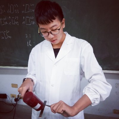 littlechintw's profile picture. 這是個喜歡程式與攝影的小群 / 他很窮，請投遞錢錢與食物（Ｘ）/ ㄚ歡迎聊天認識，我也想認識大家！