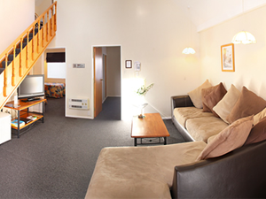 GreenGablesNZ's profile picture. Your hosts Maureen & Dave Sorenson welcome you to Hutt City's finest Motel complex.
Search Green-Gables-Motel-Gopher for us on Facebook!