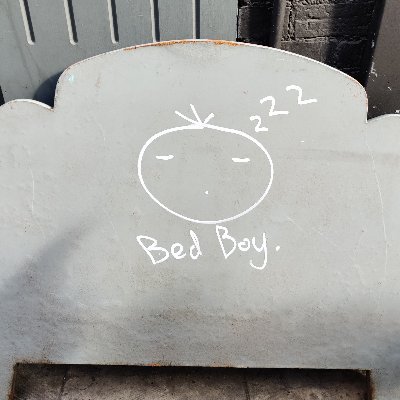 backpainsback's profile picture. they/them, laundry list of neurodivergencies, just want to have a giggle and maybe have a hug

NY to Dublin. As lost here as I was there