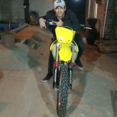 MatasBallester2's profile picture. tres lomas 
motocross✊🤟
mereces lo que sueñas👆