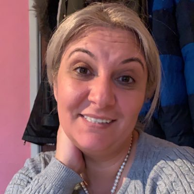 DoraSipoc's profile picture. Egyedi