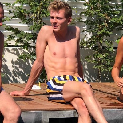 22 yo boy from Paris