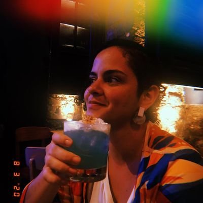 thila_ss's profile picture. Uma cozinheira que escreve tudo o que sente.

Aleatória como a vida.