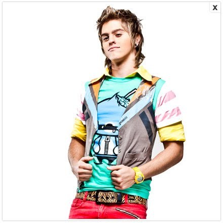 Mais um fã clube dedicado ao Thomas Alexander baterista da banda RESTART dona: (@___AnaLuiiiza)Since:01/11/2010