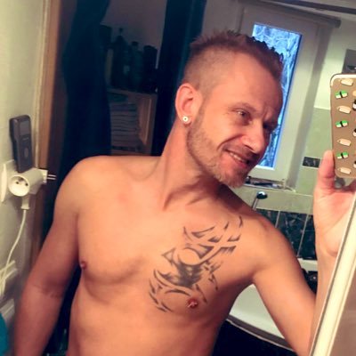 Gay over 40 ♏️⬆️↕️ from Czech Republic.