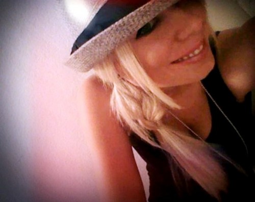 iheartthelakers's profile picture. I’m a relatively respectable citizen… multiple felon perhaps, but certainly not dangerous. (Hunter S. Thompson)