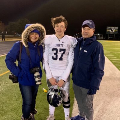 Christ, family, football, baseball and photography with lots of home cooking and all things beautiful that He created. #boymom #sidelinephotomom