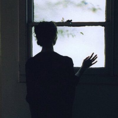 2014Omgomg's profile picture. أضحكي! لو يمتلي صدرك طعون وغمضي عيونك وداري غصتك ماهي نهاية قصتك لو يرحلون هذي نهاية دورهم في قصتك !