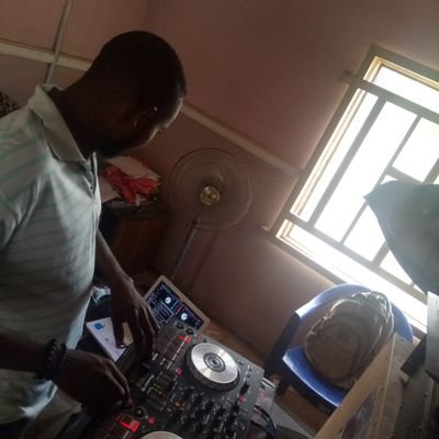 I'm A Professional Deejay, D J Lee For Booking Contact: +2348131365942 and I'm also a songwriter/musician