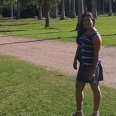Soy lo que hago, pienso, sé, respiro, veo, imagino, como, aprendo, siento, creo, intuyo y amo.