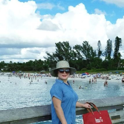 AnnaYin13's profile picture. 