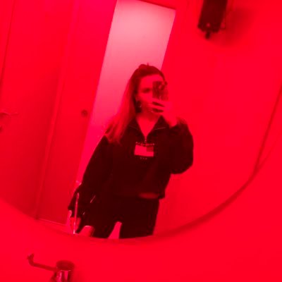 b3atricem's profile picture. dumb and blonde 👑