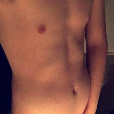 29yo white vers tw-unk from inner Melbourne. Really just using Twitter for the eye-candy and as an outlet for all my bullshit thoughts. DMs are open.
