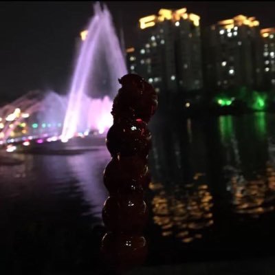 L2KtTvZHiMuE9CT's profile picture. 