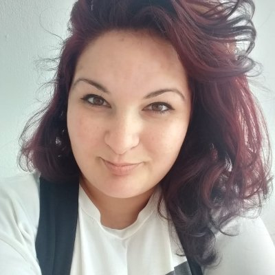 oanairinalal's profile picture. Singer and that's kind of all