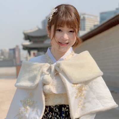 やまもとりゅうけん(@ryukke)の妻。大阪教育大学、大学院→中学校音楽科教諭→ボイトレ講師/現役声楽歌手(メゾソプラノ)/ピアノ講師/日本ピアノコンクール優勝/海外留学→インドネシア、アメリカ/国連、スペインで演奏♫✿❁ #人生逃げ切りサロン オーナー https://t.co/dczc3hwZZm